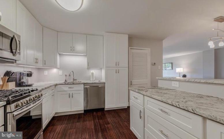 1300 ARMY NAVY DR #803, ARLINGTON, Virginia 22202, 1 Bedroom Bedrooms, ,1 BathroomBathrooms,Residential,For sale,1300 ARMY NAVY DR #803,VAAR2058828 MLS # VAAR2058828