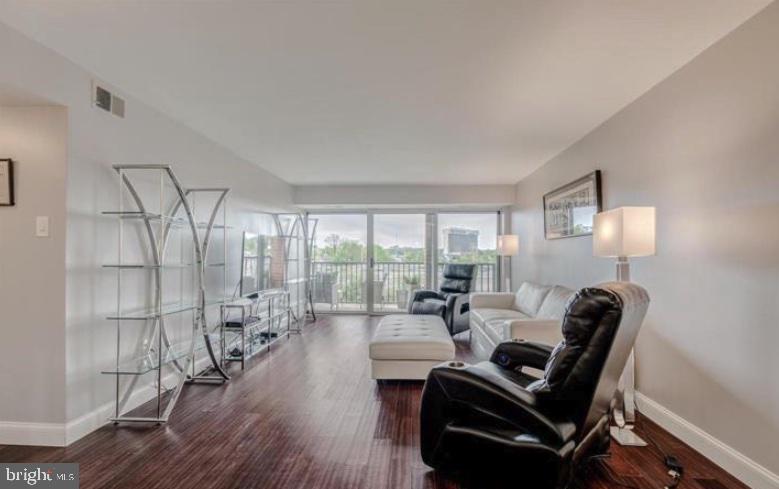 1300 ARMY NAVY DR #803, ARLINGTON, Virginia 22202, 1 Bedroom Bedrooms, ,1 BathroomBathrooms,Residential,For sale,1300 ARMY NAVY DR #803,VAAR2058828 MLS # VAAR2058828
