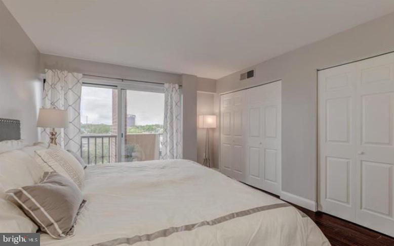 1300 ARMY NAVY DR #803, ARLINGTON, Virginia 22202, 1 Bedroom Bedrooms, ,1 BathroomBathrooms,Residential,For sale,1300 ARMY NAVY DR #803,VAAR2058828 MLS # VAAR2058828