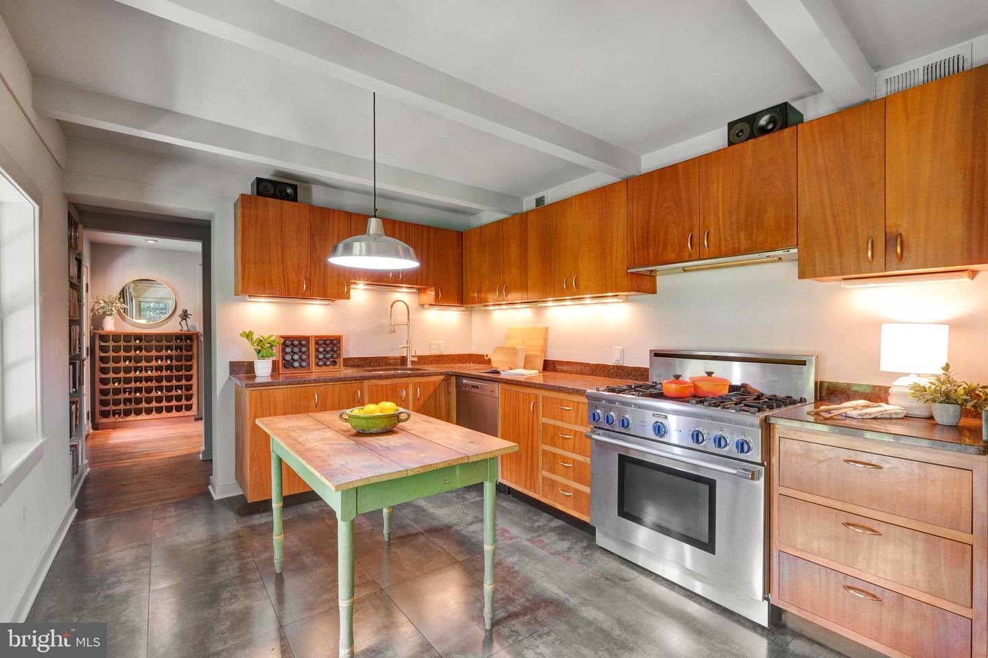 323 N PATRICK ST, ALEXANDRIA, Virginia 22314, 3 Bedrooms Bedrooms, ,2 BathroomsBathrooms,Residential,For sale,323 N PATRICK ST,VAAX2046210 MLS # VAAX2046210