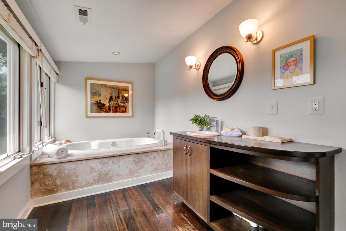 323 N PATRICK ST, ALEXANDRIA, Virginia 22314, 3 Bedrooms Bedrooms, ,2 BathroomsBathrooms,Residential,For sale,323 N PATRICK ST,VAAX2046210 MLS # VAAX2046210