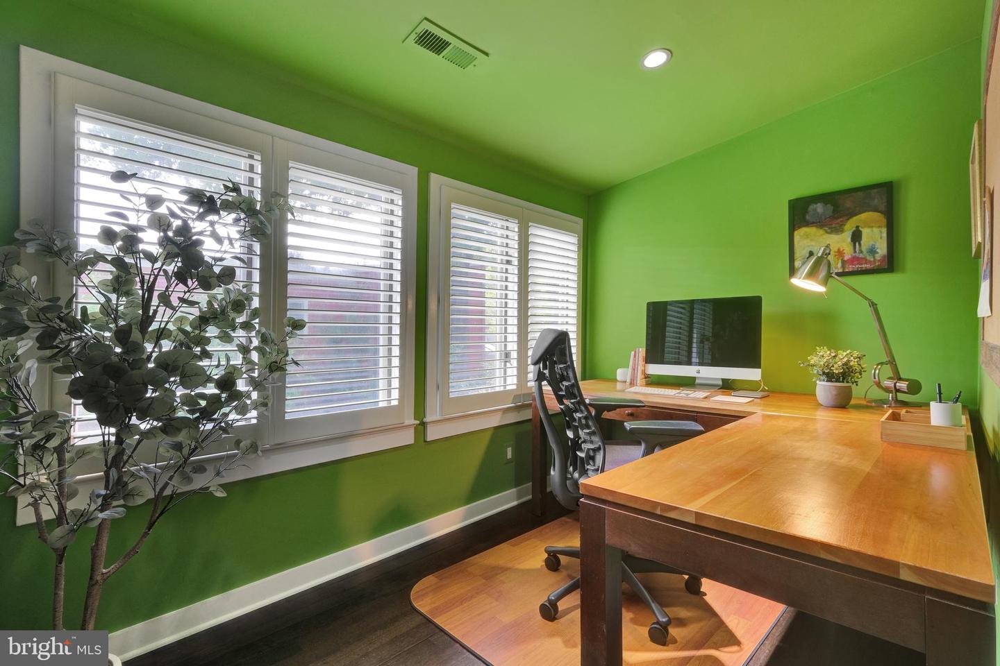 323 N PATRICK ST, ALEXANDRIA, Virginia 22314, 3 Bedrooms Bedrooms, ,2 BathroomsBathrooms,Residential,For sale,323 N PATRICK ST,VAAX2046210 MLS # VAAX2046210