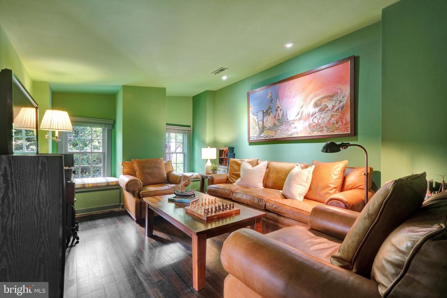 323 N PATRICK ST, ALEXANDRIA, Virginia 22314, 3 Bedrooms Bedrooms, ,2 BathroomsBathrooms,Residential,For sale,323 N PATRICK ST,VAAX2046210 MLS # VAAX2046210
