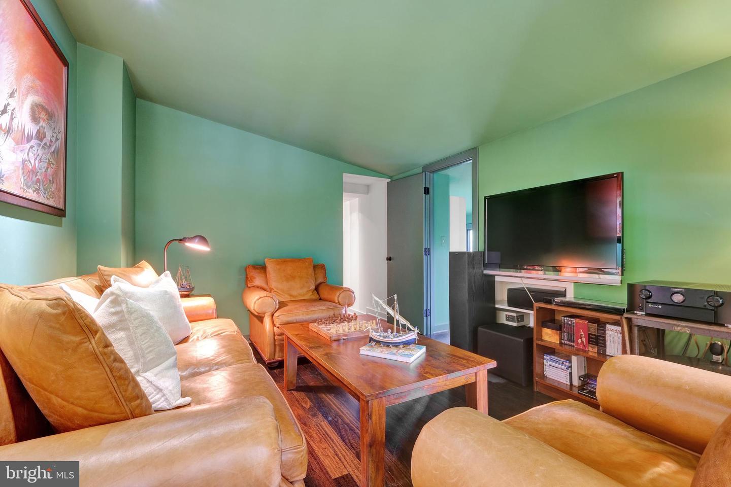 323 N PATRICK ST, ALEXANDRIA, Virginia 22314, 3 Bedrooms Bedrooms, ,2 BathroomsBathrooms,Residential,For sale,323 N PATRICK ST,VAAX2046210 MLS # VAAX2046210