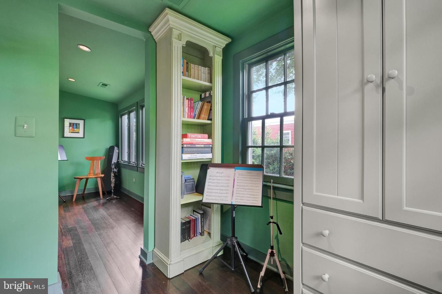 323 N PATRICK ST, ALEXANDRIA, Virginia 22314, 3 Bedrooms Bedrooms, ,2 BathroomsBathrooms,Residential,For sale,323 N PATRICK ST,VAAX2046210 MLS # VAAX2046210
