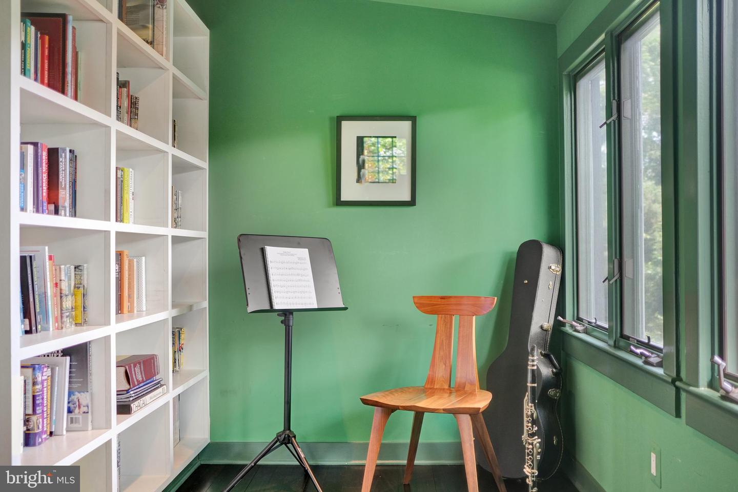 323 N PATRICK ST, ALEXANDRIA, Virginia 22314, 3 Bedrooms Bedrooms, ,2 BathroomsBathrooms,Residential,For sale,323 N PATRICK ST,VAAX2046210 MLS # VAAX2046210
