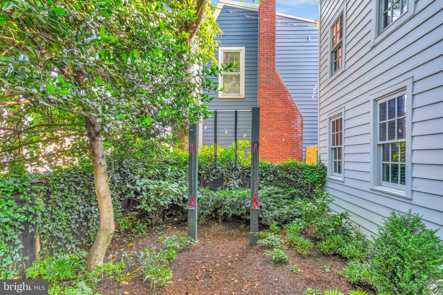 323 N PATRICK ST, ALEXANDRIA, Virginia 22314, 3 Bedrooms Bedrooms, ,2 BathroomsBathrooms,Residential,For sale,323 N PATRICK ST,VAAX2046210 MLS # VAAX2046210