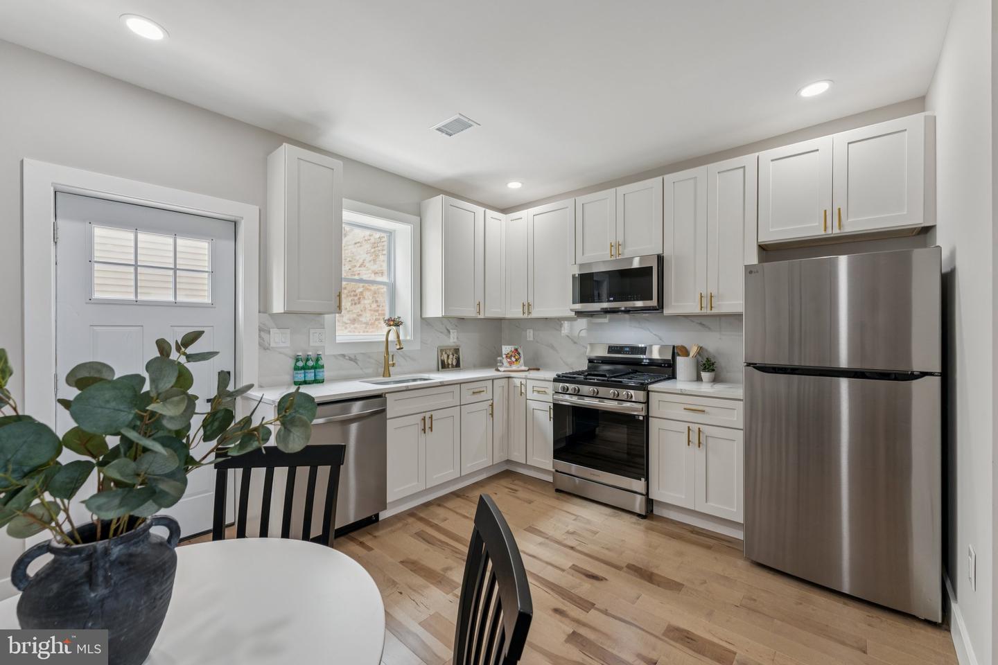 344 ELM ST NW, WASHINGTON, District Of Columbia 20001, 3 Bedrooms Bedrooms, ,2 BathroomsBathrooms,Residential,For sale,344 ELM ST NW,DCDC2204494 MLS # DCDC2204494