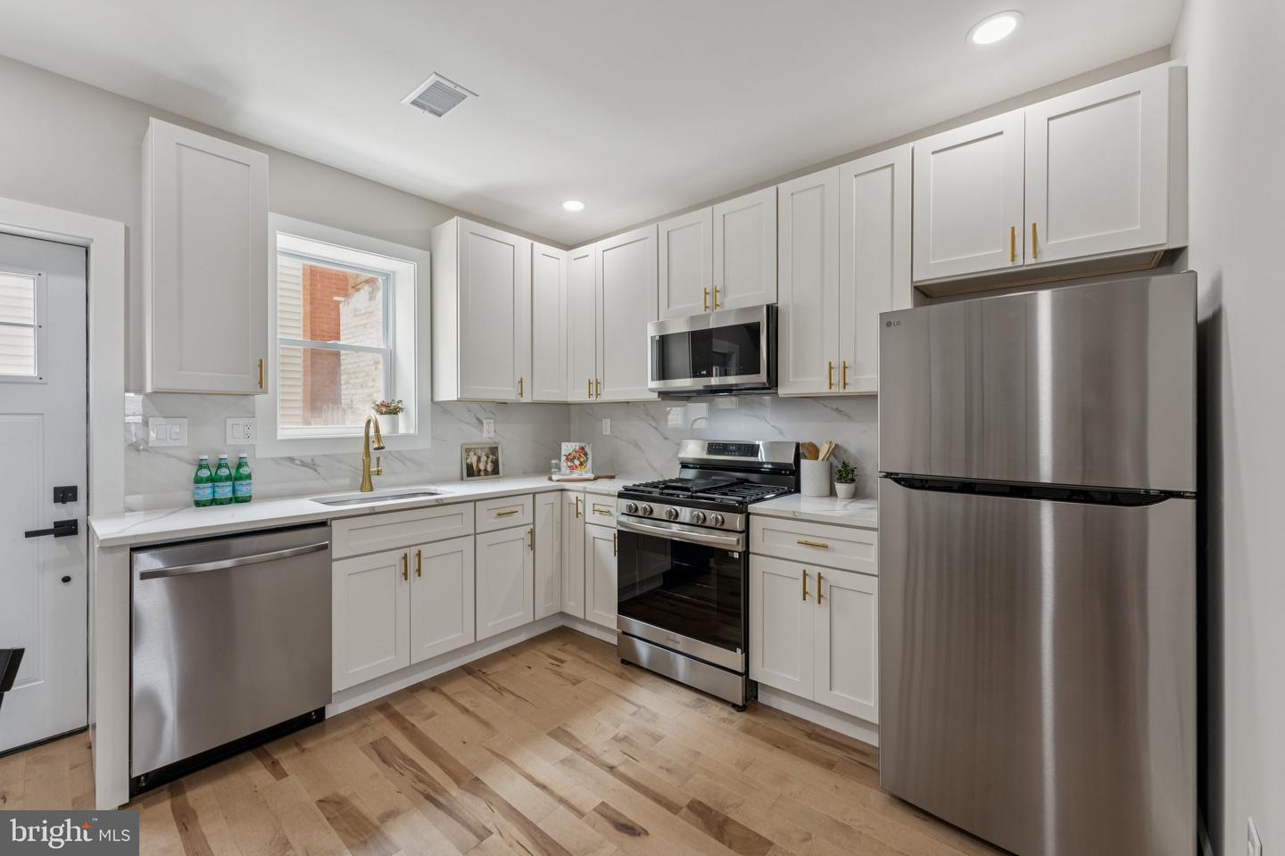 344 ELM ST NW, WASHINGTON, District Of Columbia 20001, 3 Bedrooms Bedrooms, ,2 BathroomsBathrooms,Residential,For sale,344 ELM ST NW,DCDC2204494 MLS # DCDC2204494