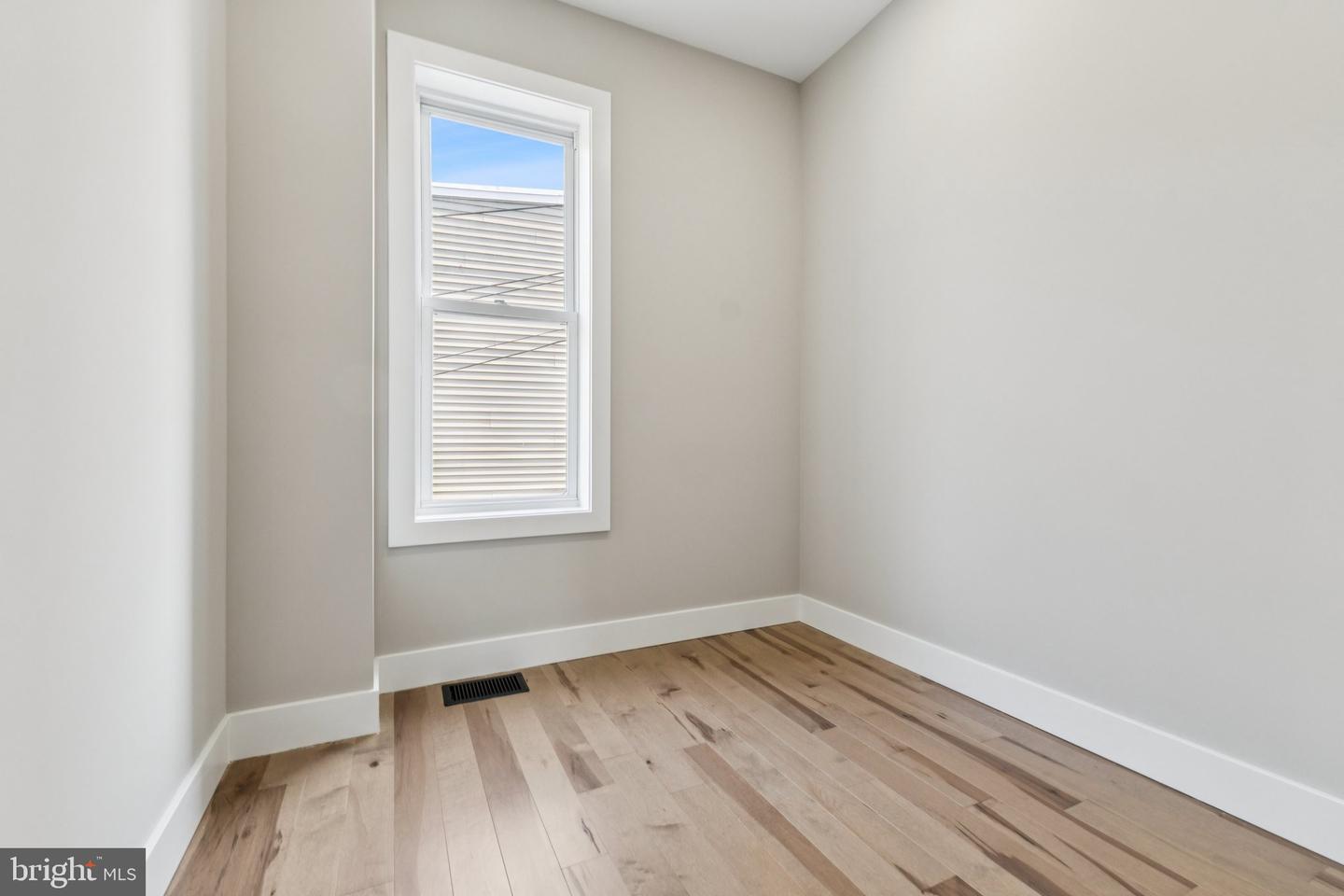 344 ELM ST NW, WASHINGTON, District Of Columbia 20001, 3 Bedrooms Bedrooms, ,2 BathroomsBathrooms,Residential,For sale,344 ELM ST NW,DCDC2204494 MLS # DCDC2204494