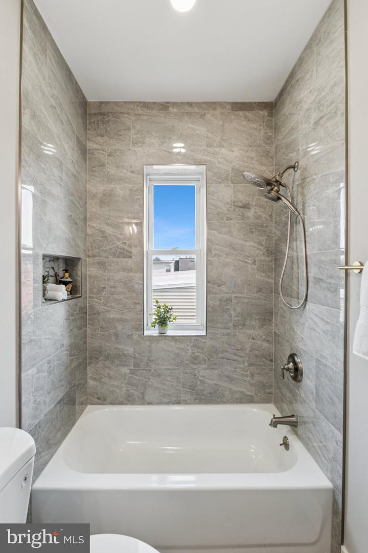344 ELM ST NW, WASHINGTON, District Of Columbia 20001, 3 Bedrooms Bedrooms, ,2 BathroomsBathrooms,Residential,For sale,344 ELM ST NW,DCDC2204494 MLS # DCDC2204494