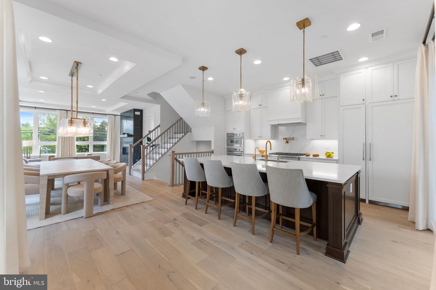 1632 CHAIN BRIDGE RD, MCLEAN, Virginia 22101, 4 Bedrooms Bedrooms, ,3 BathroomsBathrooms,Residential,For sale,1632 CHAIN BRIDGE RD,VAFX2246048 MLS # VAFX2246048
