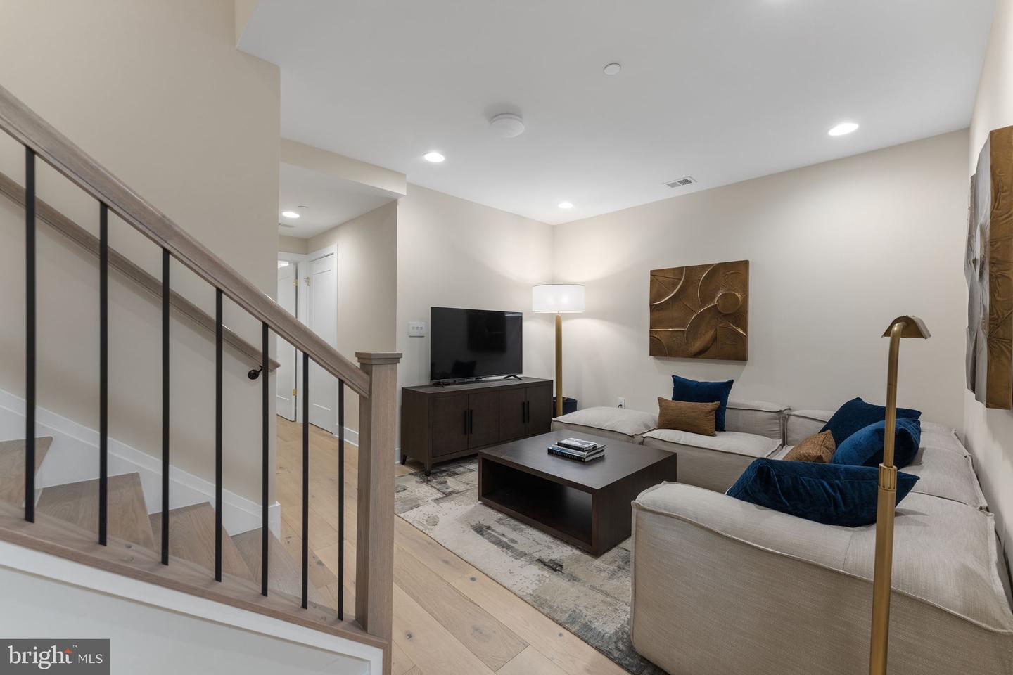 1632 CHAIN BRIDGE RD, MCLEAN, Virginia 22101, 4 Bedrooms Bedrooms, ,3 BathroomsBathrooms,Residential,For sale,1632 CHAIN BRIDGE RD,VAFX2246048 MLS # VAFX2246048