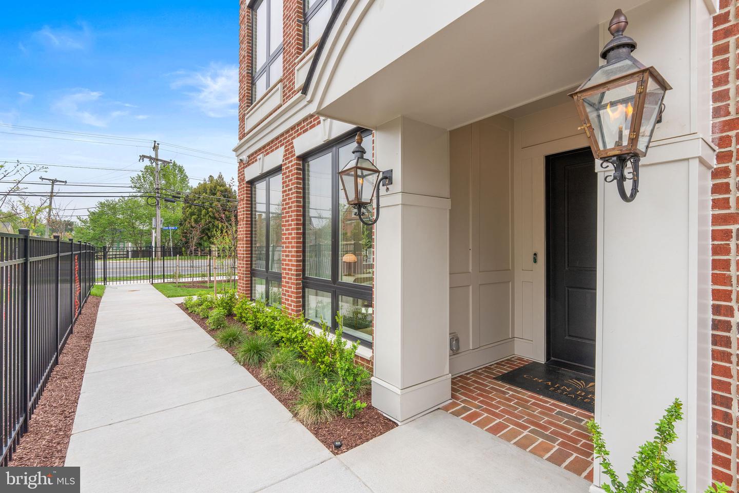 1632 CHAIN BRIDGE RD, MCLEAN, Virginia 22101, 4 Bedrooms Bedrooms, ,3 BathroomsBathrooms,Residential,For sale,1632 CHAIN BRIDGE RD,VAFX2246048 MLS # VAFX2246048
