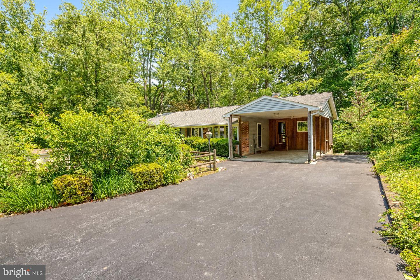 2306 MARLINE CT, WOODBRIDGE, Virginia 22192, 4 Bedrooms Bedrooms, ,3 BathroomsBathrooms,Residential,For sale,2306 MARLINE CT,VAPW2096490 MLS # VAPW2096490