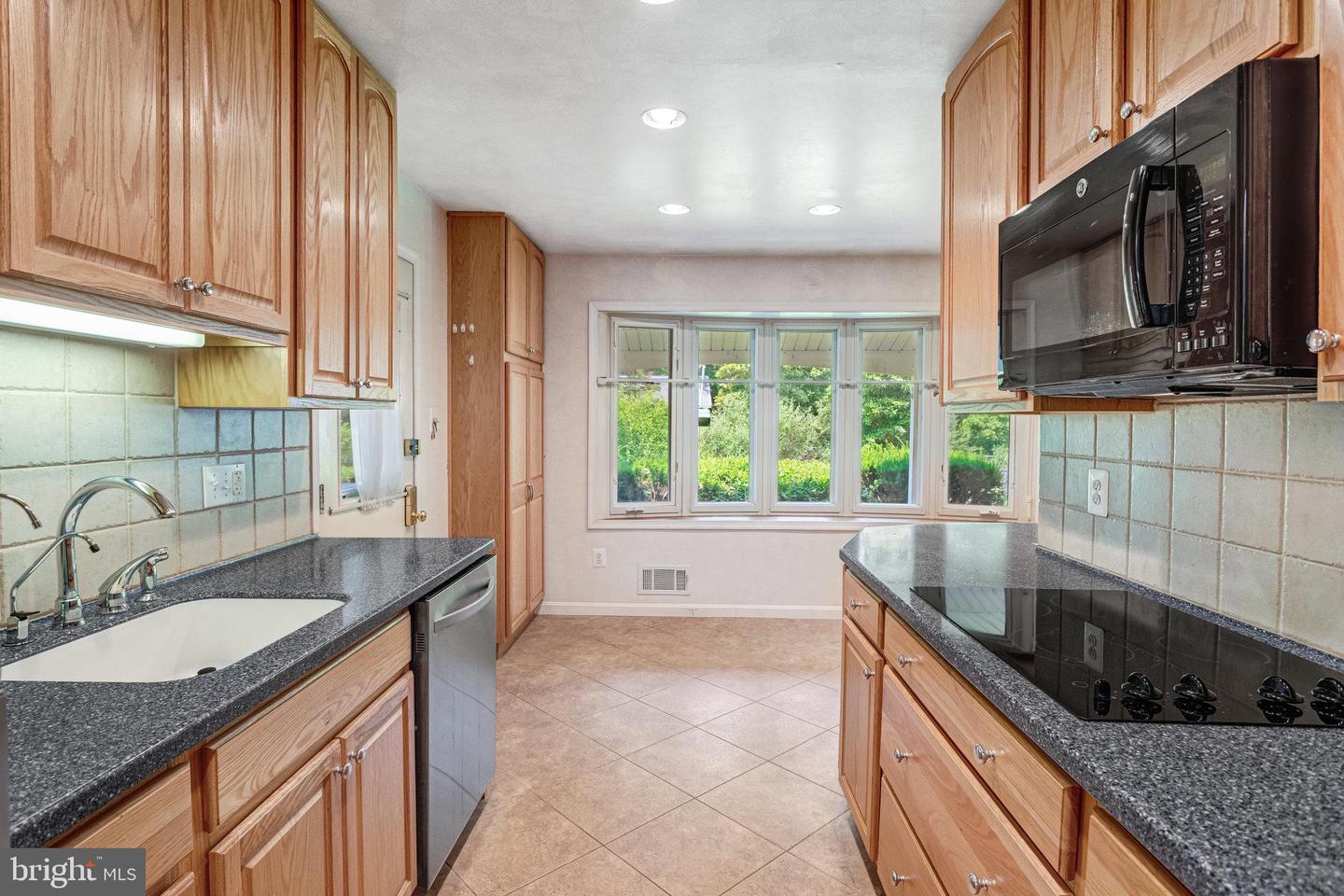 2306 MARLINE CT, WOODBRIDGE, Virginia 22192, 4 Bedrooms Bedrooms, ,3 BathroomsBathrooms,Residential,For sale,2306 MARLINE CT,VAPW2096490 MLS # VAPW2096490