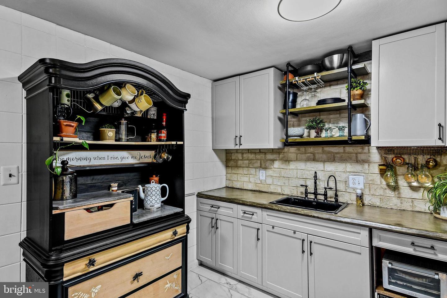 9821 MAURY LN, MANASSAS, Virginia 20110, 3 Bedrooms Bedrooms, ,1 BathroomBathrooms,Residential,For sale,9821 MAURY LN,VAMN2008470 MLS # VAMN2008470