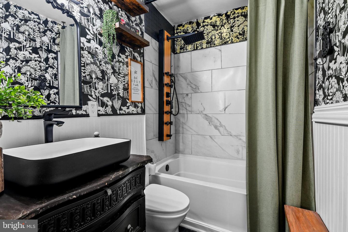 9821 MAURY LN, MANASSAS, Virginia 20110, 3 Bedrooms Bedrooms, ,1 BathroomBathrooms,Residential,For sale,9821 MAURY LN,VAMN2008470 MLS # VAMN2008470