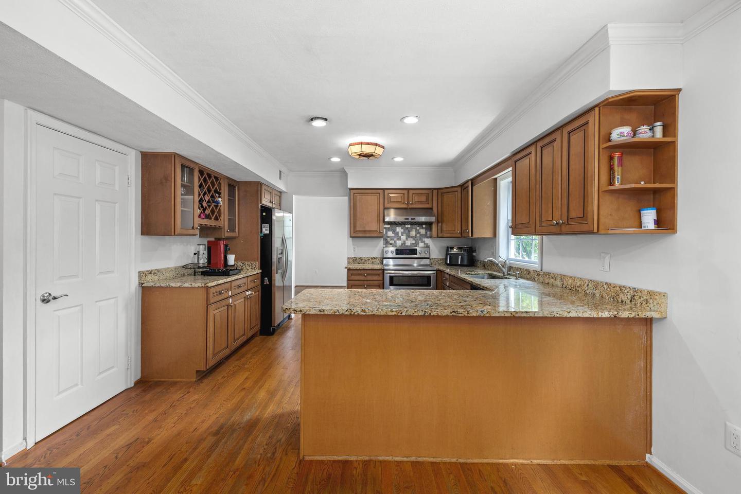 8321 TERRA GRANDE AVE, SPRINGFIELD, Virginia 22153, 4 Bedrooms Bedrooms, ,3 BathroomsBathrooms,Residential,For sale,8321 TERRA GRANDE AVE,VAFX2246092 MLS # VAFX2246092