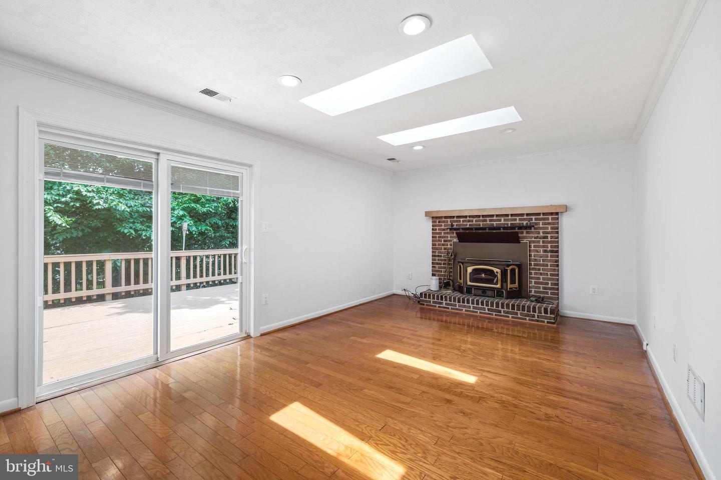 8321 TERRA GRANDE AVE, SPRINGFIELD, Virginia 22153, 4 Bedrooms Bedrooms, ,3 BathroomsBathrooms,Residential,For sale,8321 TERRA GRANDE AVE,VAFX2246092 MLS # VAFX2246092