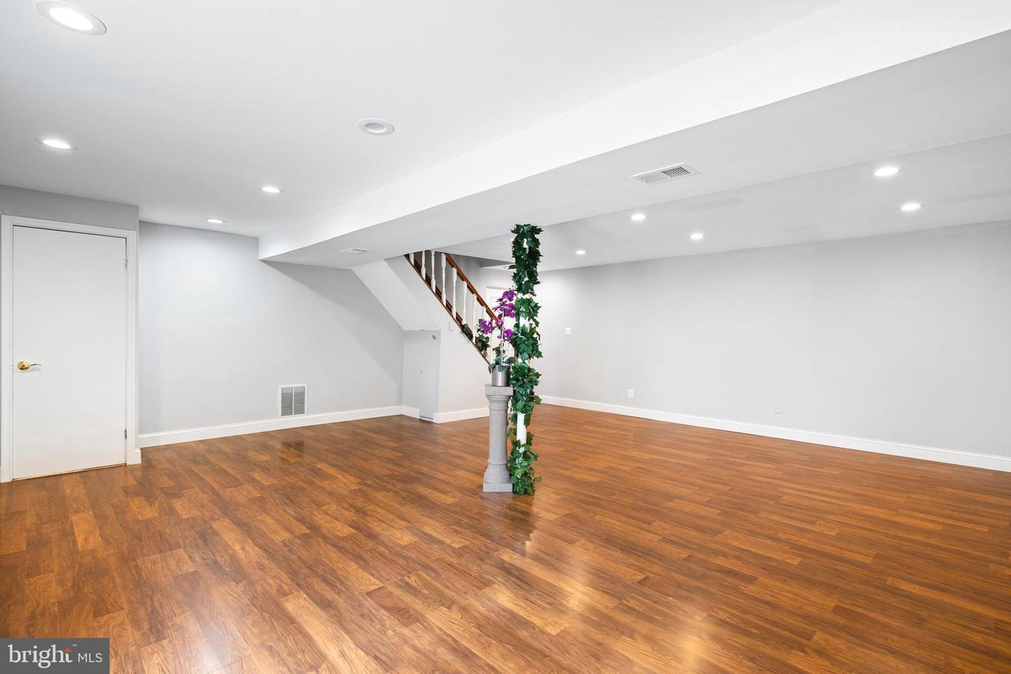 8321 TERRA GRANDE AVE, SPRINGFIELD, Virginia 22153, 4 Bedrooms Bedrooms, ,3 BathroomsBathrooms,Residential,For sale,8321 TERRA GRANDE AVE,VAFX2246092 MLS # VAFX2246092