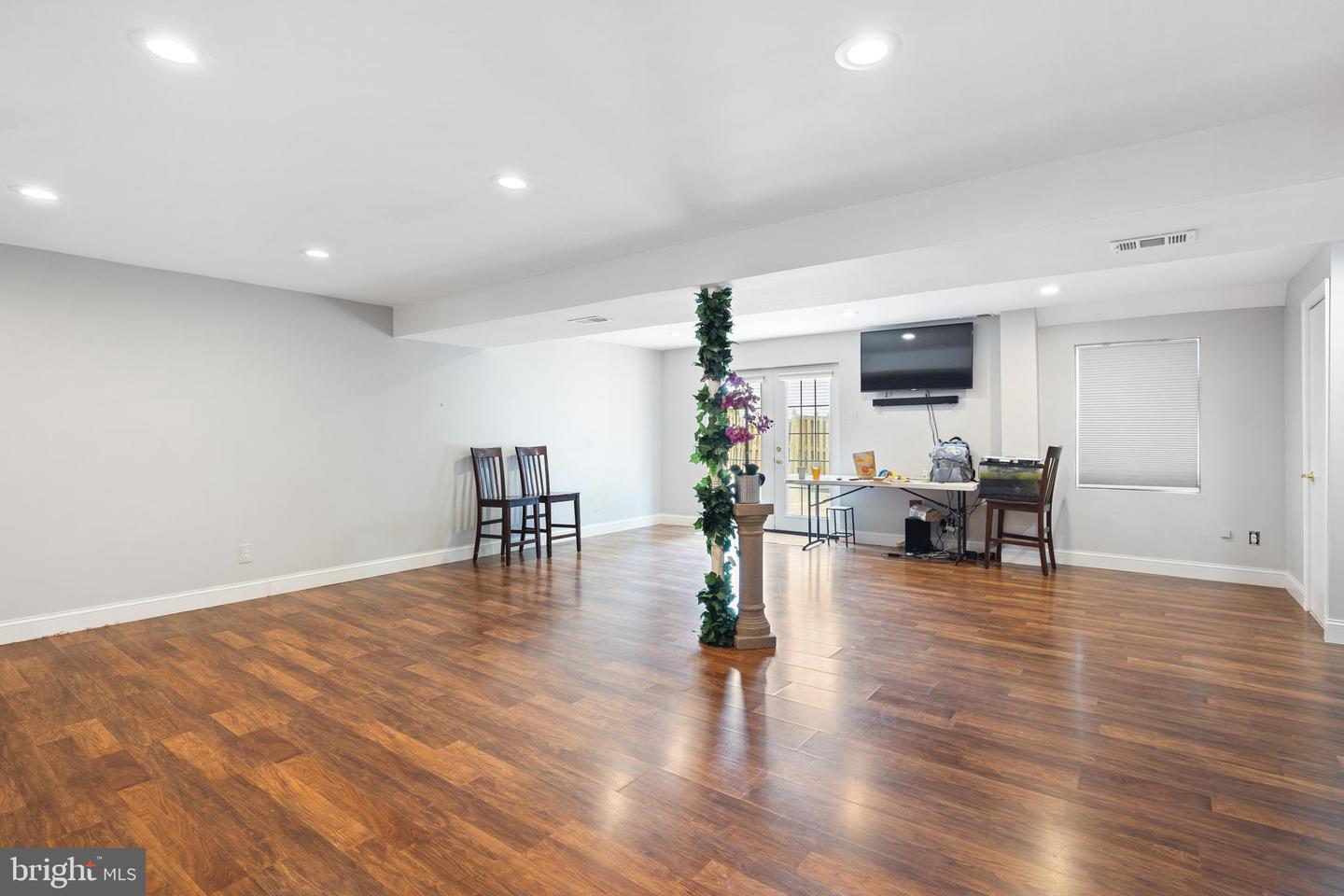 8321 TERRA GRANDE AVE, SPRINGFIELD, Virginia 22153, 4 Bedrooms Bedrooms, ,3 BathroomsBathrooms,Residential,For sale,8321 TERRA GRANDE AVE,VAFX2246092 MLS # VAFX2246092