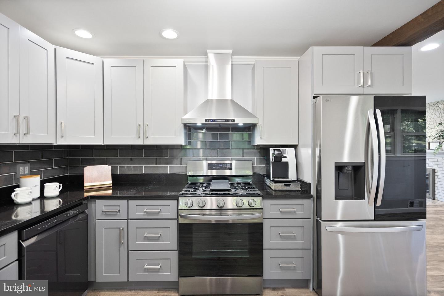 5634 INVERCHAPEL RD, SPRINGFIELD, Virginia 22151, 5 Bedrooms Bedrooms, 11 Rooms Rooms,3 BathroomsBathrooms,Residential,For sale,5634 INVERCHAPEL RD,VAFX2246094 MLS # VAFX2246094