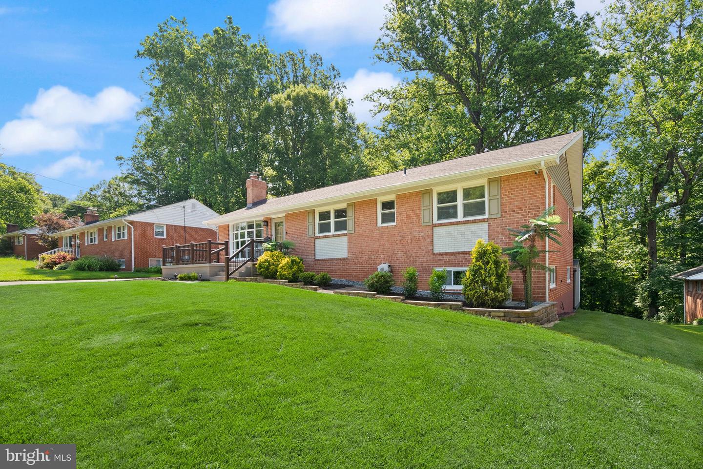 5634 INVERCHAPEL RD, SPRINGFIELD, Virginia 22151, 5 Bedrooms Bedrooms, 11 Rooms Rooms,3 BathroomsBathrooms,Residential,For sale,5634 INVERCHAPEL RD,VAFX2246094 MLS # VAFX2246094