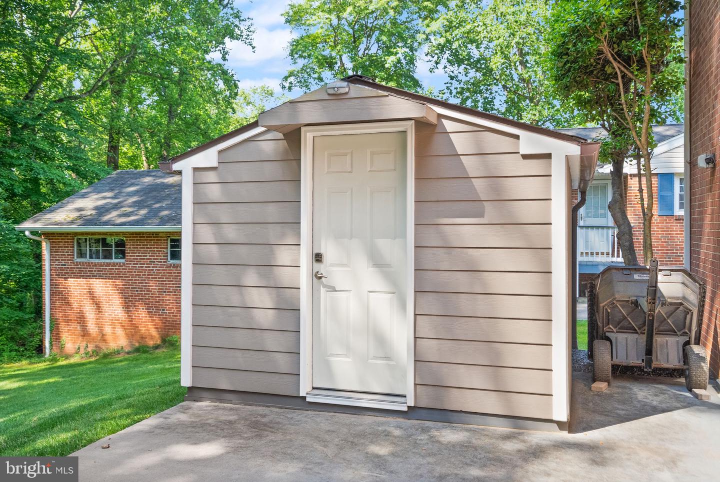 5634 INVERCHAPEL RD, SPRINGFIELD, Virginia 22151, 5 Bedrooms Bedrooms, 11 Rooms Rooms,3 BathroomsBathrooms,Residential,For sale,5634 INVERCHAPEL RD,VAFX2246094 MLS # VAFX2246094