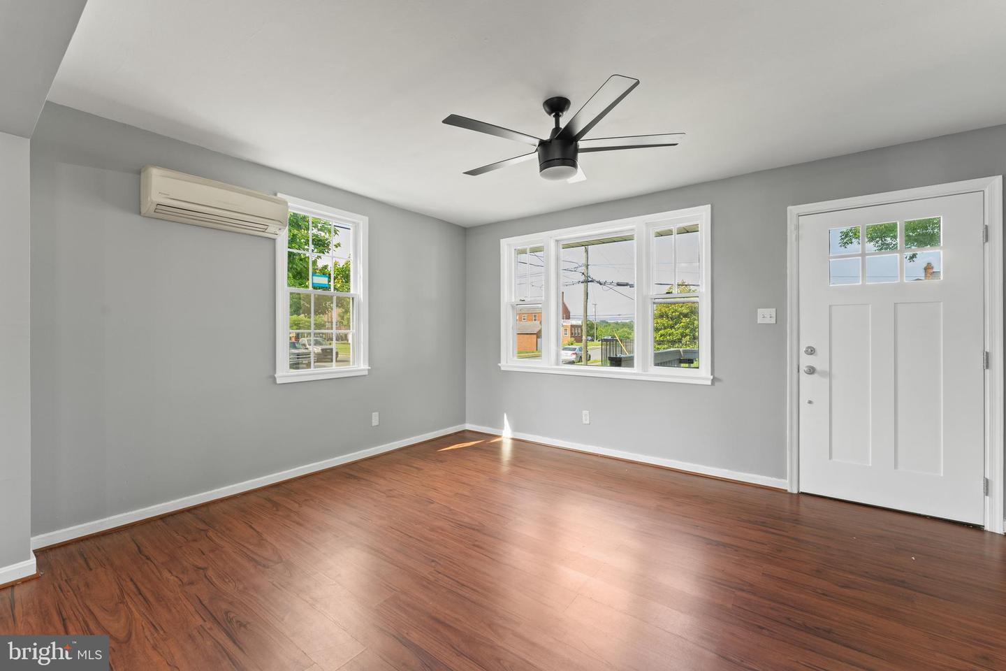1400 AIRPORT AVE, FREDERICKSBURG, Virginia 22401, 3 Bedrooms Bedrooms, ,2 BathroomsBathrooms,Residential,For sale,1400 AIRPORT AVE,VAFB2008386 MLS # VAFB2008386