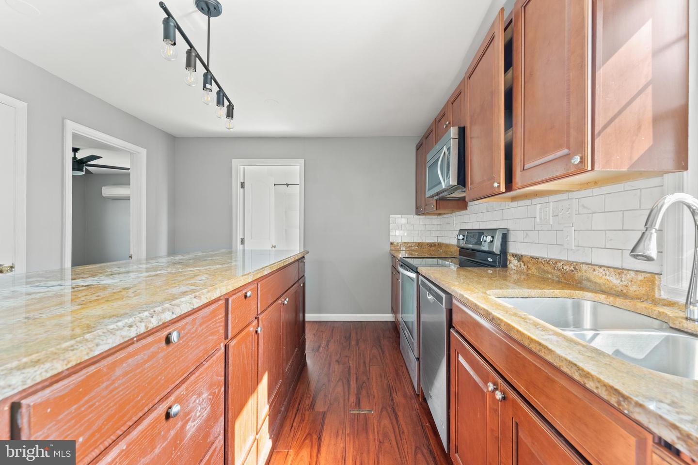 1400 AIRPORT AVE, FREDERICKSBURG, Virginia 22401, 3 Bedrooms Bedrooms, ,2 BathroomsBathrooms,Residential,For sale,1400 AIRPORT AVE,VAFB2008386 MLS # VAFB2008386