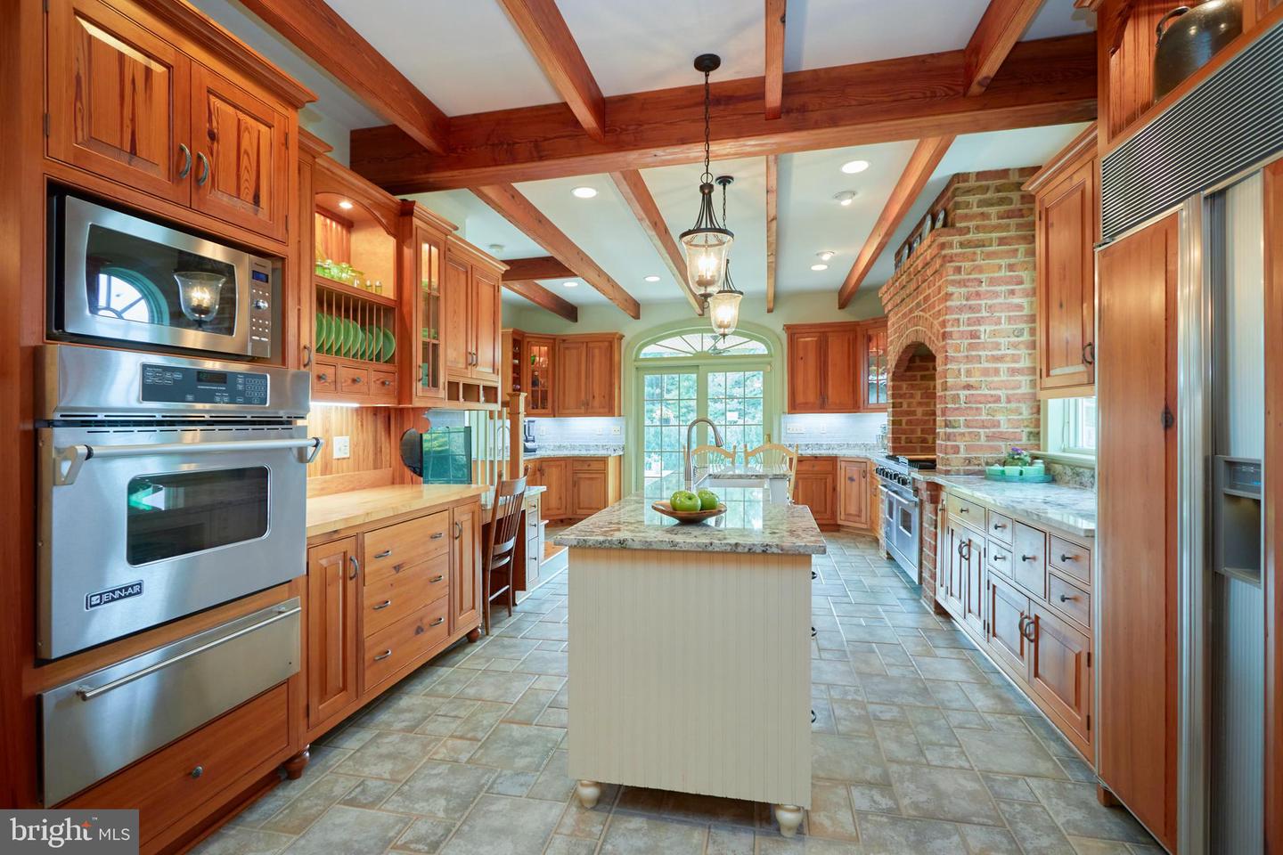 35175 SNICKERSVILLE TPKE, ROUND HILL, Virginia 20141, 4 Bedrooms Bedrooms, ,3 BathroomsBathrooms,Residential,For sale,35175 SNICKERSVILLE TPKE,VALO2099006 MLS # VALO2099006