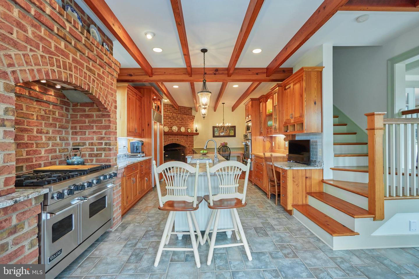 35175 SNICKERSVILLE TPKE, ROUND HILL, Virginia 20141, 4 Bedrooms Bedrooms, ,3 BathroomsBathrooms,Residential,For sale,35175 SNICKERSVILLE TPKE,VALO2099006 MLS # VALO2099006