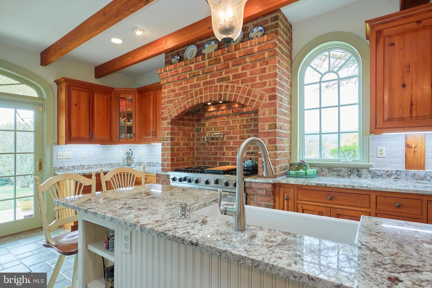 35175 SNICKERSVILLE TPKE, ROUND HILL, Virginia 20141, 4 Bedrooms Bedrooms, ,3 BathroomsBathrooms,Residential,For sale,35175 SNICKERSVILLE TPKE,VALO2099006 MLS # VALO2099006