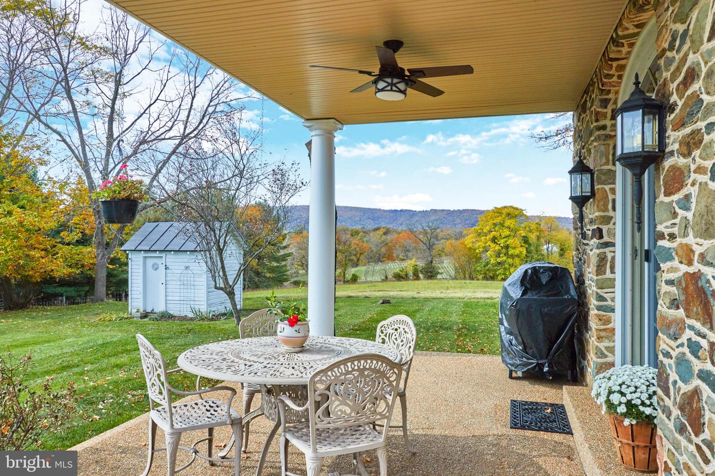 35175 SNICKERSVILLE TPKE, ROUND HILL, Virginia 20141, 4 Bedrooms Bedrooms, ,3 BathroomsBathrooms,Residential,For sale,35175 SNICKERSVILLE TPKE,VALO2099006 MLS # VALO2099006