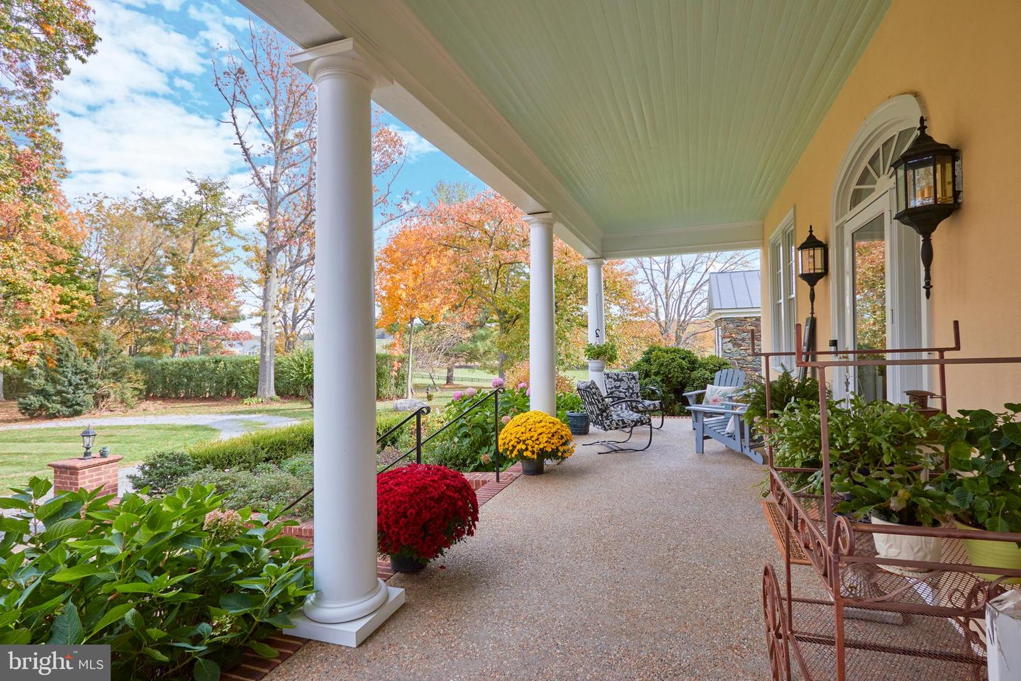 35175 SNICKERSVILLE TPKE, ROUND HILL, Virginia 20141, 4 Bedrooms Bedrooms, ,3 BathroomsBathrooms,Residential,For sale,35175 SNICKERSVILLE TPKE,VALO2099006 MLS # VALO2099006