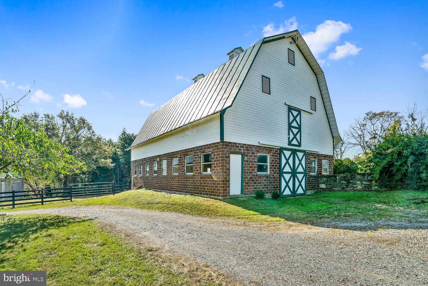 35175 SNICKERSVILLE TPKE, ROUND HILL, Virginia 20141, 4 Bedrooms Bedrooms, ,3 BathroomsBathrooms,Residential,For sale,35175 SNICKERSVILLE TPKE,VALO2099006 MLS # VALO2099006