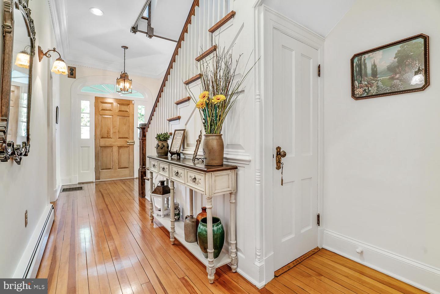 35175 SNICKERSVILLE TPKE, ROUND HILL, Virginia 20141, 4 Bedrooms Bedrooms, ,3 BathroomsBathrooms,Residential,For sale,35175 SNICKERSVILLE TPKE,VALO2099006 MLS # VALO2099006