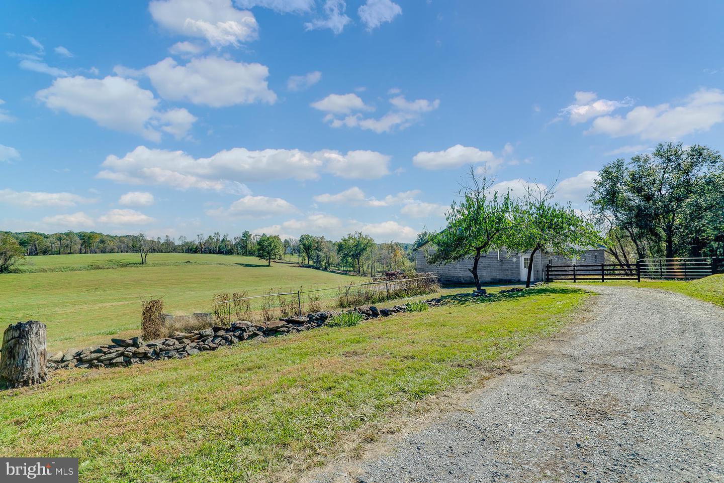 35175 SNICKERSVILLE TPKE, ROUND HILL, Virginia 20141, 4 Bedrooms Bedrooms, ,3 BathroomsBathrooms,Residential,For sale,35175 SNICKERSVILLE TPKE,VALO2099006 MLS # VALO2099006
