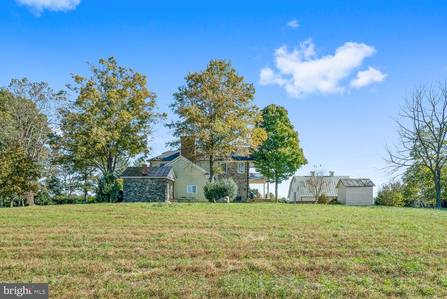 35175 SNICKERSVILLE TPKE, ROUND HILL, Virginia 20141, 4 Bedrooms Bedrooms, ,3 BathroomsBathrooms,Residential,For sale,35175 SNICKERSVILLE TPKE,VALO2099006 MLS # VALO2099006