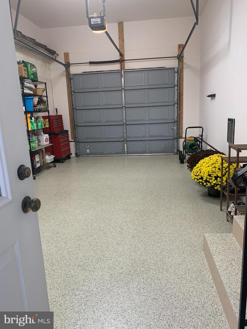 35175 SNICKERSVILLE TPKE, ROUND HILL, Virginia 20141, 4 Bedrooms Bedrooms, ,3 BathroomsBathrooms,Residential,For sale,35175 SNICKERSVILLE TPKE,VALO2099006 MLS # VALO2099006