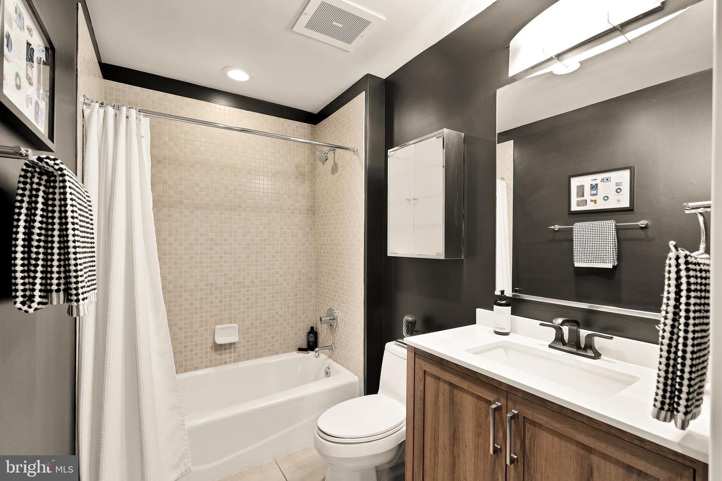 2125 14TH ST NW #427, WASHINGTON, District Of Columbia 20009, 2 Bedrooms Bedrooms, ,2 BathroomsBathrooms,Residential,For sale,2125 14TH ST NW #427,DCDC2204598 MLS # DCDC2204598