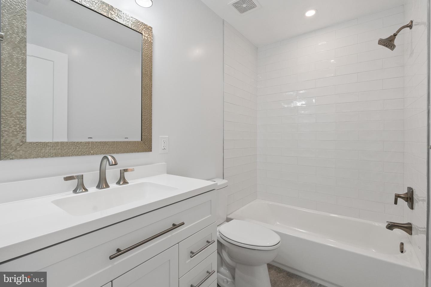 1841 E ST NE, WASHINGTON, District Of Columbia 20002, 3 Bedrooms Bedrooms, ,3 BathroomsBathrooms,Residential,For sale,1841 E ST NE,DCDC2204700 MLS # DCDC2204700