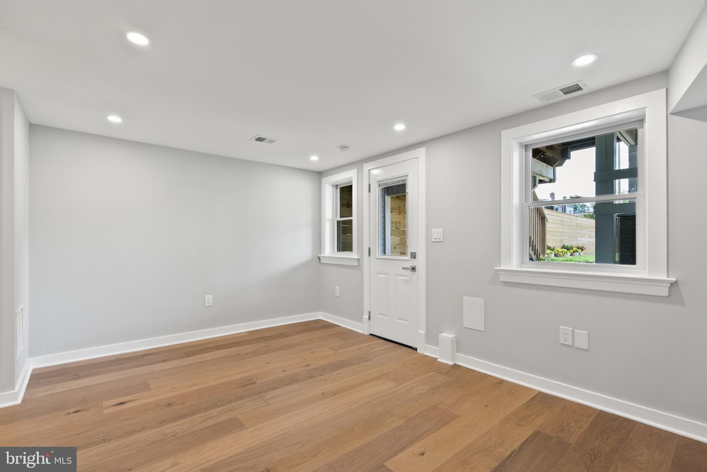1841 E ST NE, WASHINGTON, District Of Columbia 20002, 3 Bedrooms Bedrooms, ,3 BathroomsBathrooms,Residential,For sale,1841 E ST NE,DCDC2204700 MLS # DCDC2204700