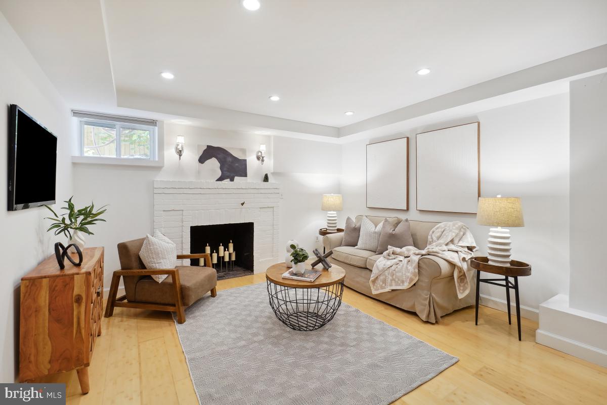 1346 TUCKERMAN ST NW, WASHINGTON, District Of Columbia 20011, 4 Bedrooms Bedrooms, ,3 BathroomsBathrooms,Residential,For sale,1346 TUCKERMAN ST NW,DCDC2204646 MLS # DCDC2204646