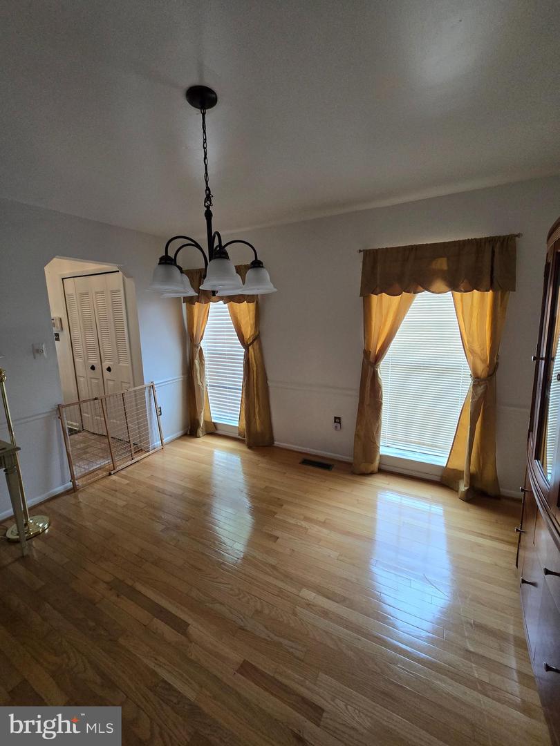 5546 NEDDLETON AVE, WOODBRIDGE, Virginia 22193, 4 Bedrooms Bedrooms, ,3 BathroomsBathrooms,Residential,For sale,5546 NEDDLETON AVE,VAPW2096560 MLS # VAPW2096560