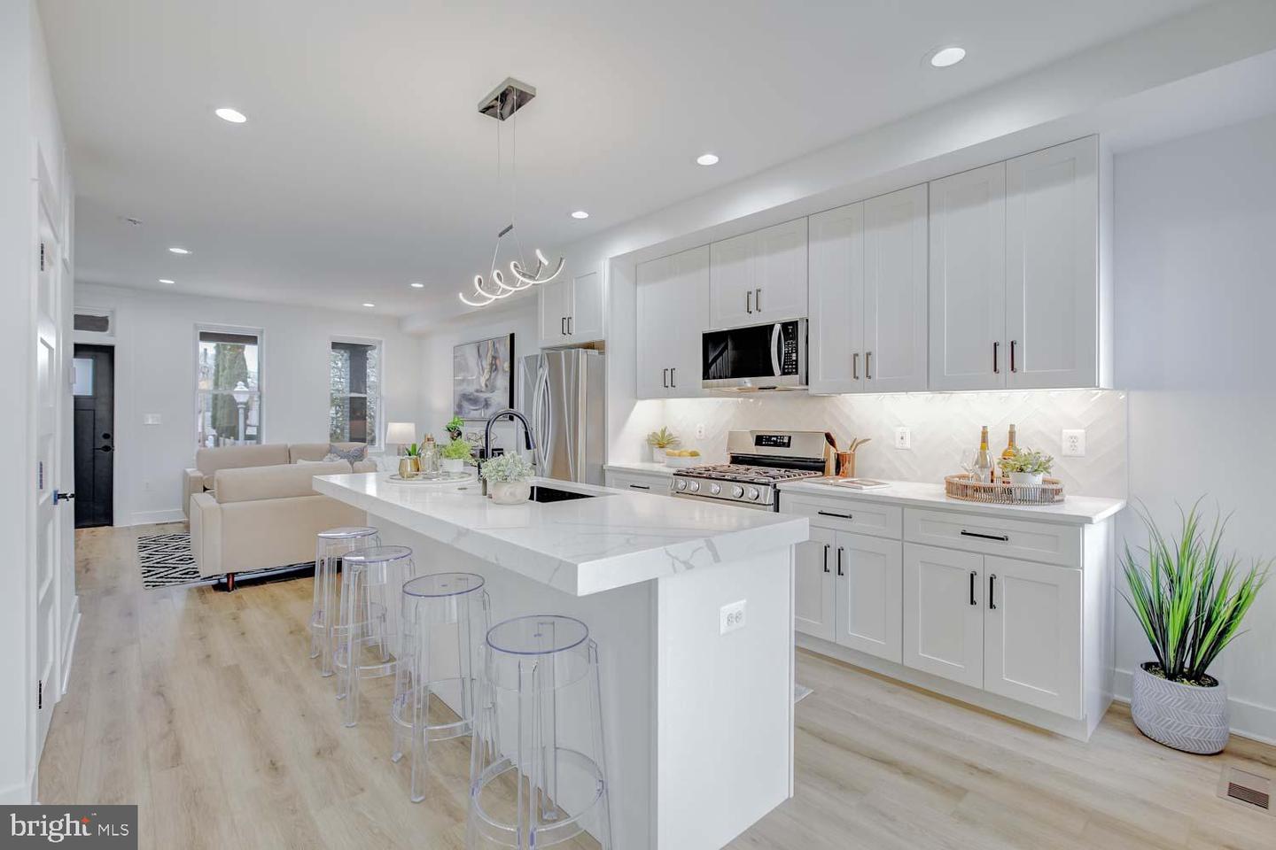 810 MADISON ST NW, WASHINGTON, District Of Columbia 20011, 4 Bedrooms Bedrooms, ,3 BathroomsBathrooms,Residential,For sale,810 MADISON ST NW,DCDC2204656 MLS # DCDC2204656