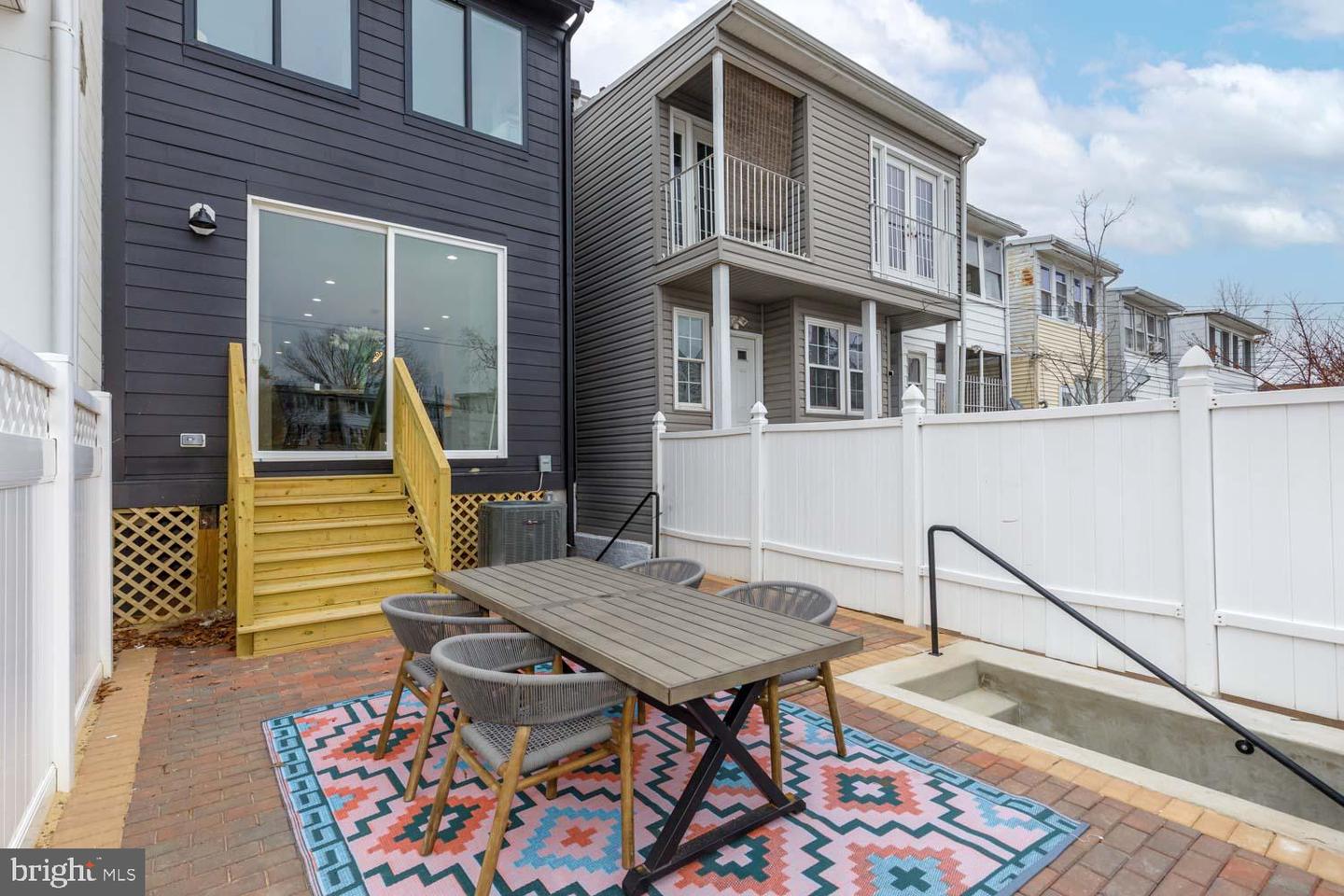 810 MADISON ST NW, WASHINGTON, District Of Columbia 20011, 4 Bedrooms Bedrooms, ,3 BathroomsBathrooms,Residential,For sale,810 MADISON ST NW,DCDC2204656 MLS # DCDC2204656