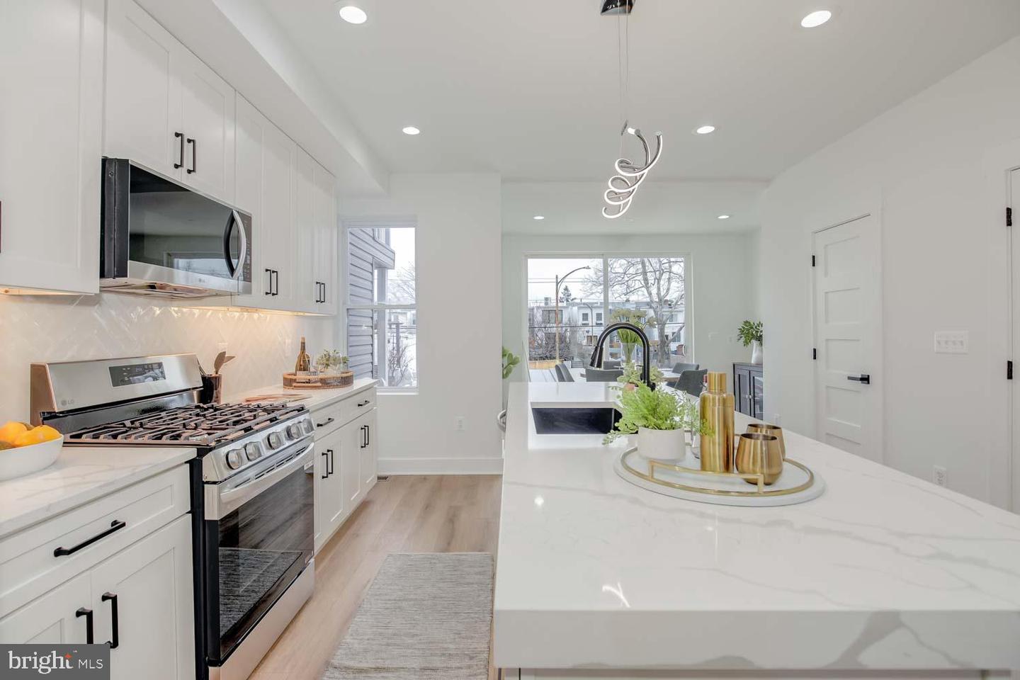 810 MADISON ST NW, WASHINGTON, District Of Columbia 20011, 4 Bedrooms Bedrooms, ,3 BathroomsBathrooms,Residential,For sale,810 MADISON ST NW,DCDC2204656 MLS # DCDC2204656