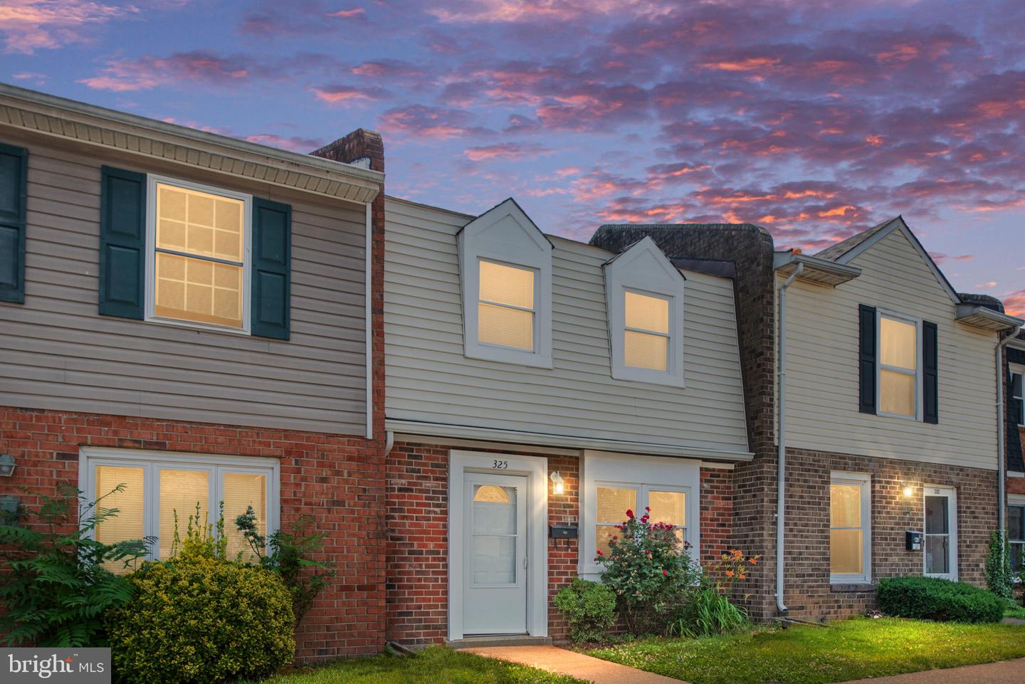 325 BROCK SQ, FREDERICKSBURG, Virginia 22401, 2 Bedrooms Bedrooms, ,1 BathroomBathrooms,Residential,For sale,325 BROCK SQ,VAFB2008396 MLS # VAFB2008396